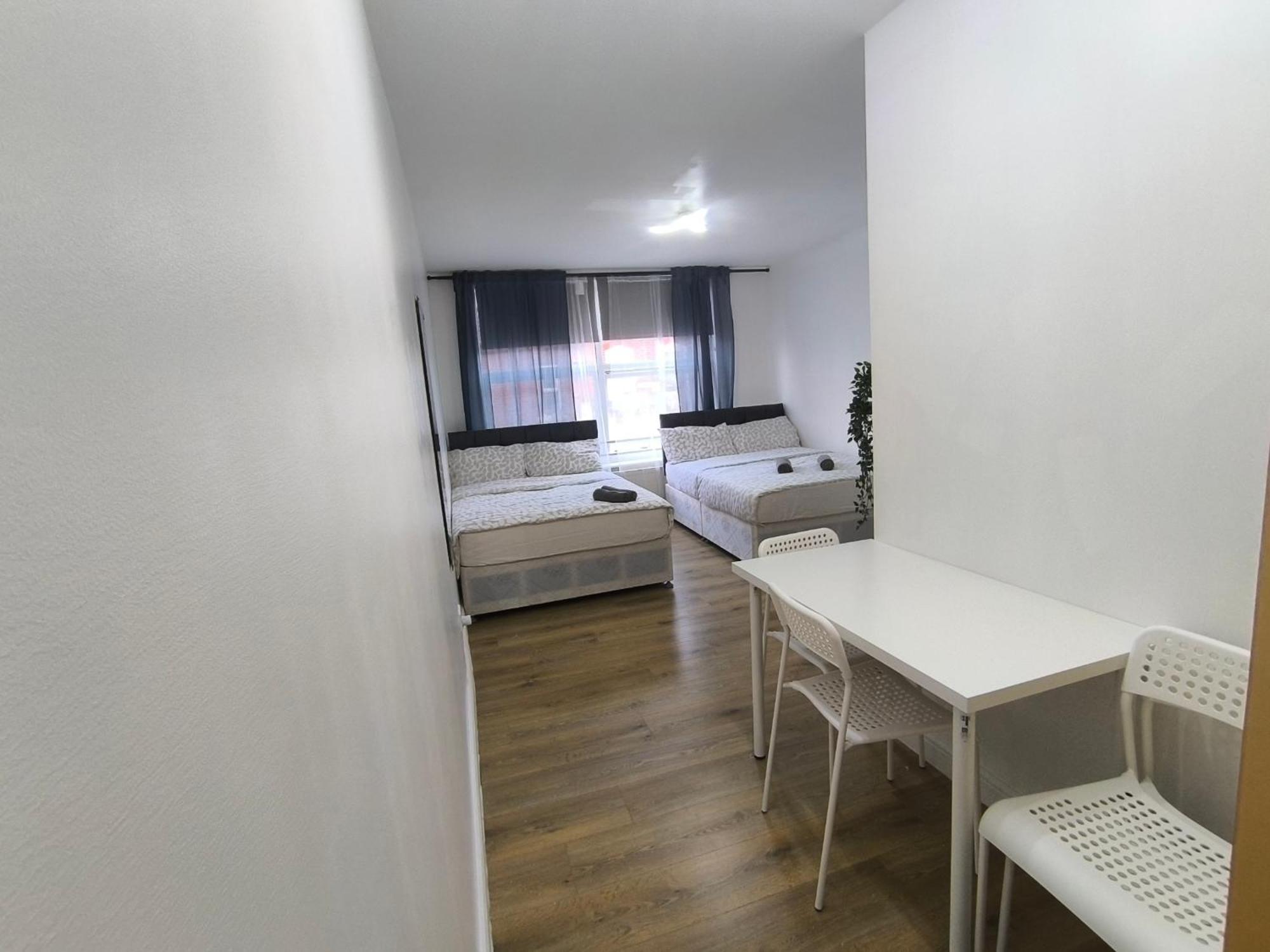 4 Pers Style Near South Wimledon Station R3 Londres