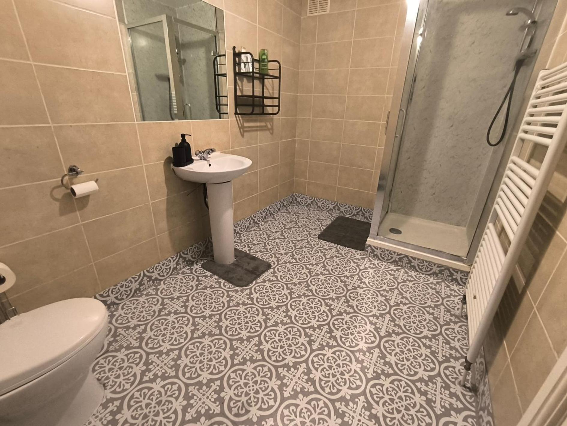 4 Pers Style Near South Wimledon Station R3 * Londres