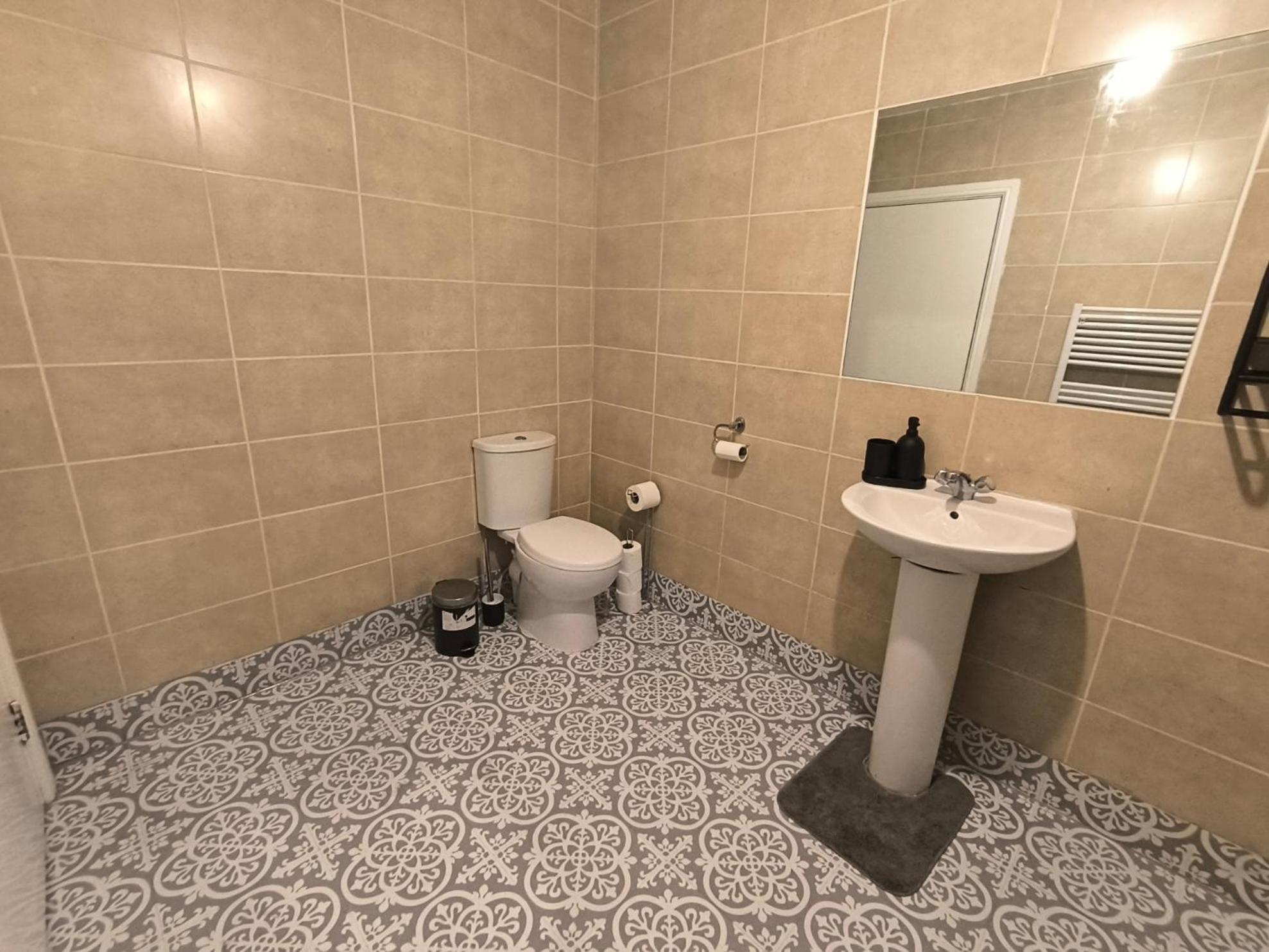 4 Pers Style Near South Wimledon Station R3 Londres
